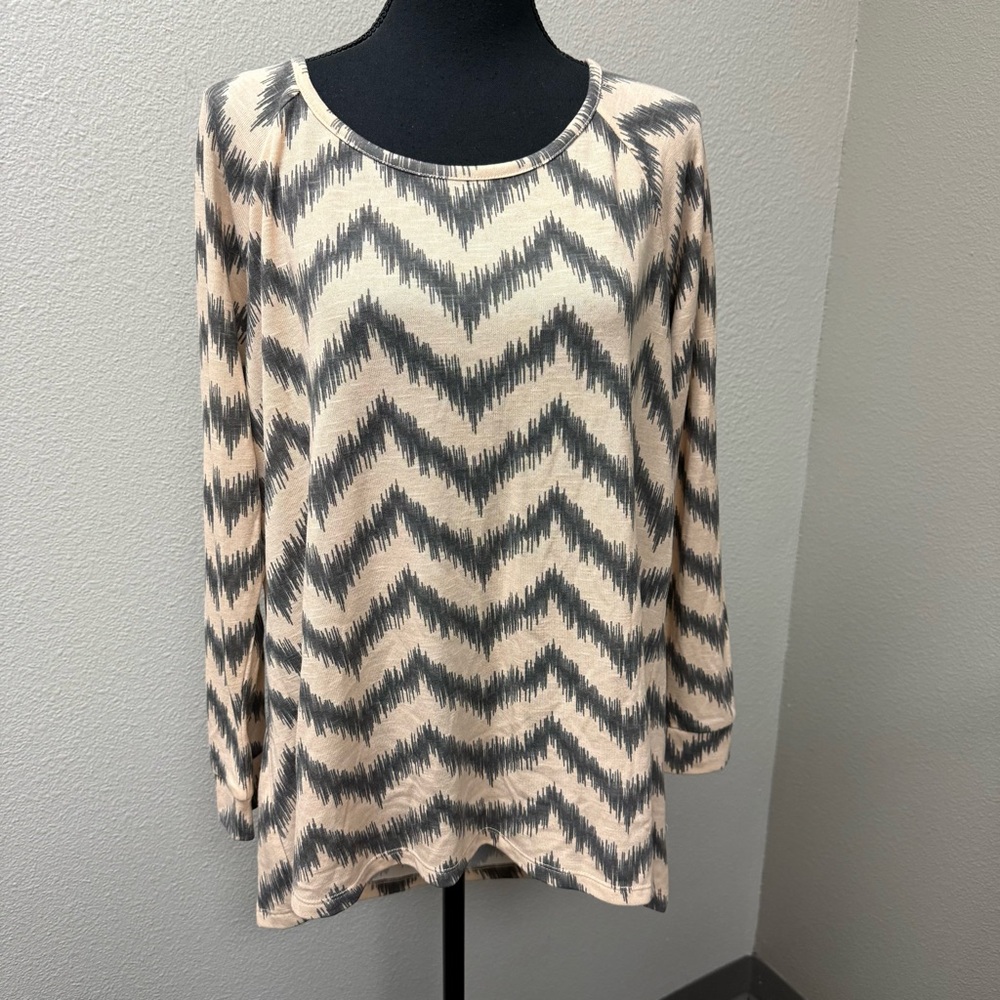 NWT Belle de Jour 1X Tan Gray Chevron Long Sleeve Boho Top - Picture 2 of 10